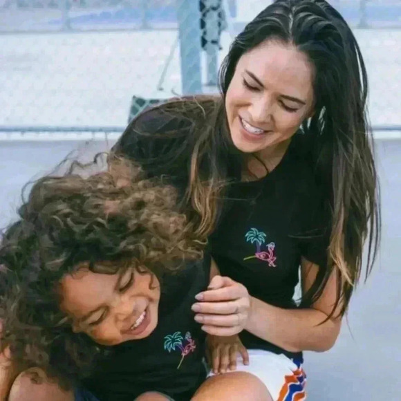 Bichon Miami - Retro Flamingo Black T-Shirt - Woman | Glows in the dark - Picture 9 of 9